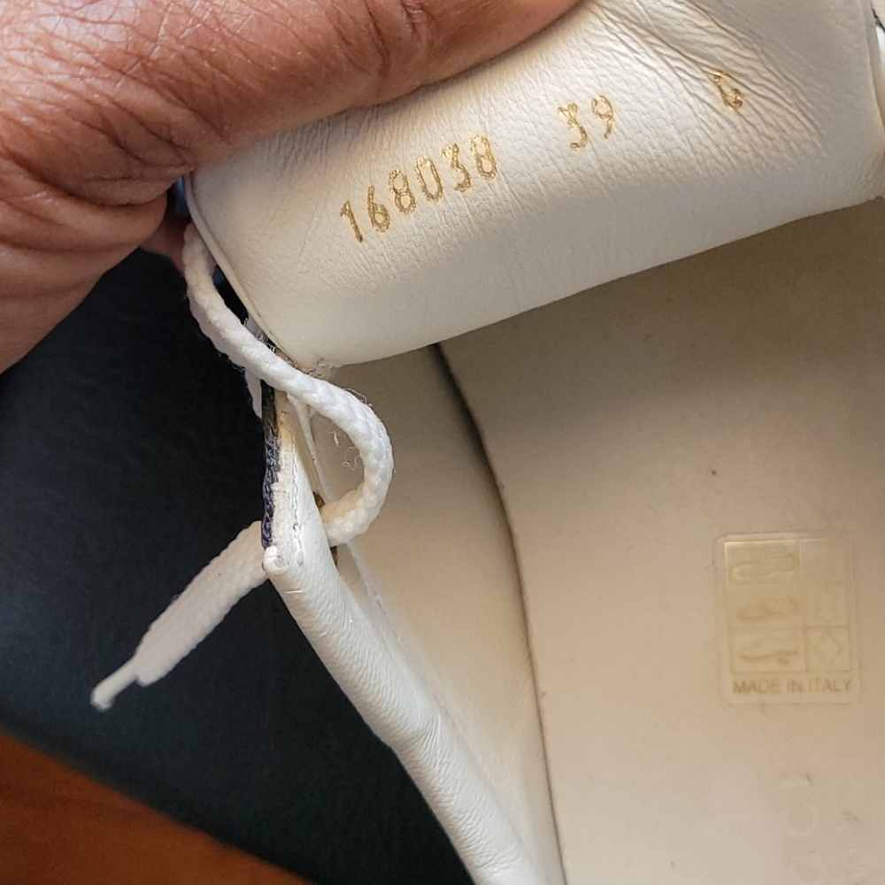 Sneakers - Picture 4 of 10